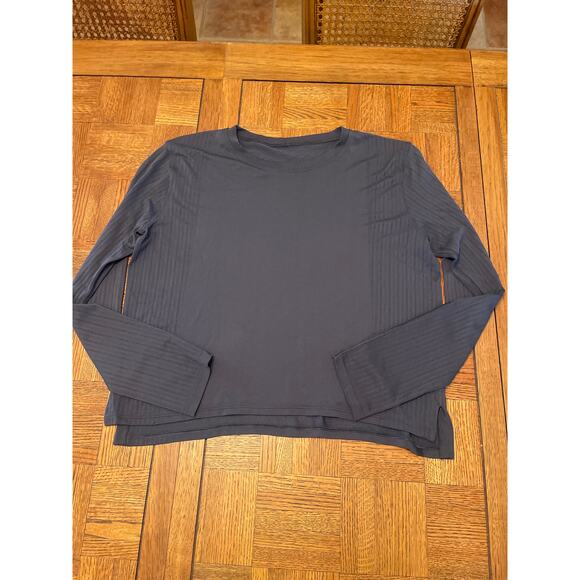 Lululemon long sleeve pullover - Picture 1 of 3